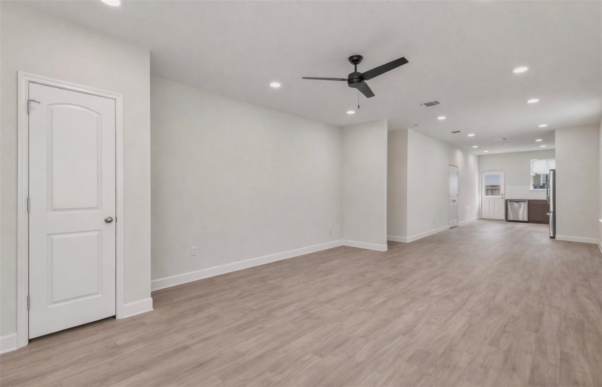 155 Big Leaf Dr, Buda, TX 78610