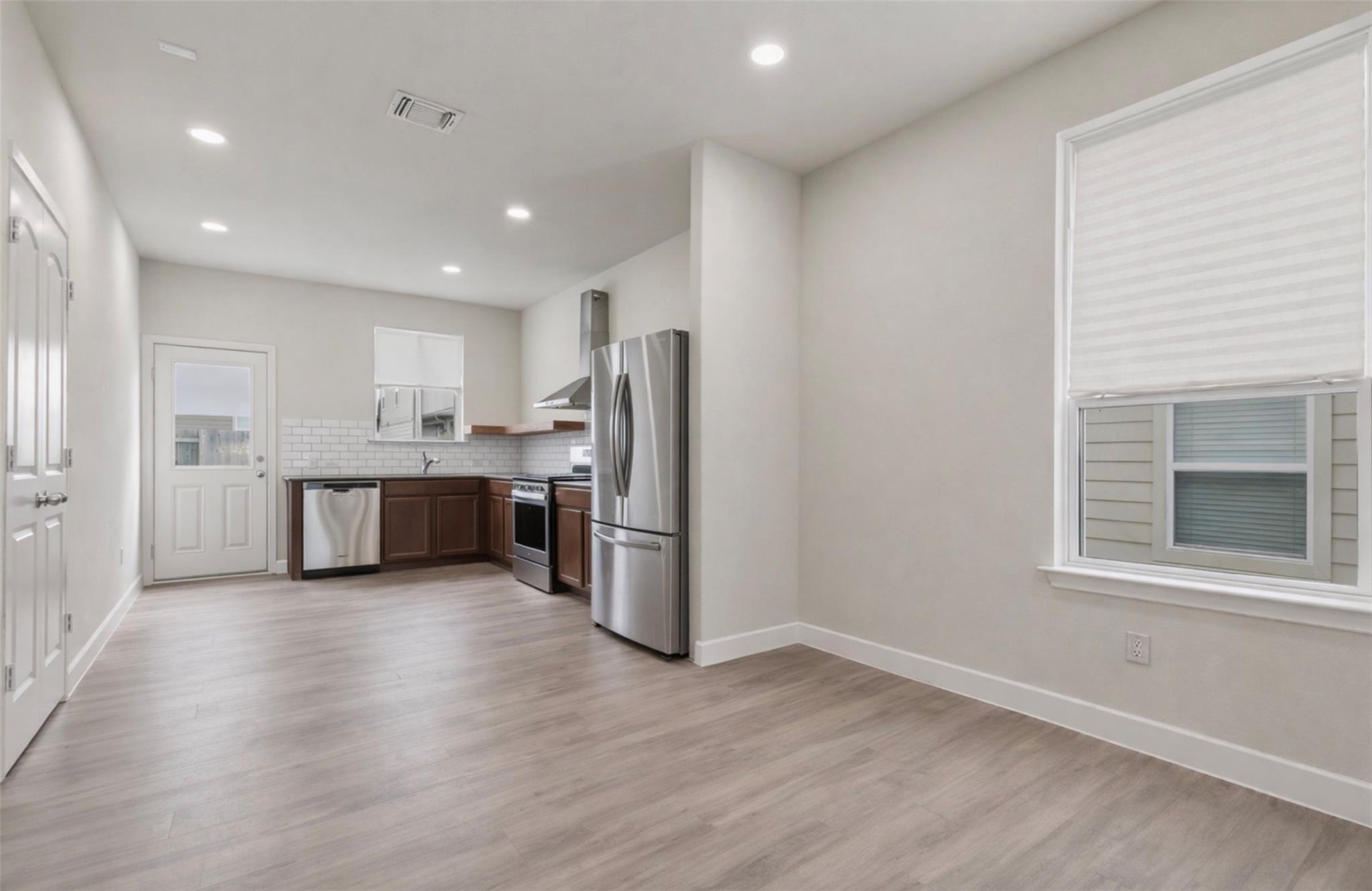 155 Big Leaf Dr, Buda, TX 78610