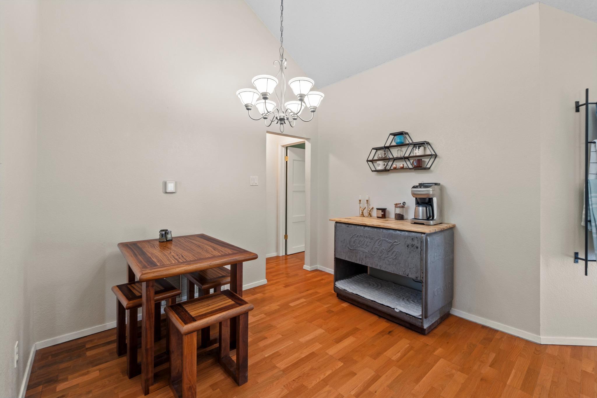 242 W Oak Loop, Cedar Creek, TX 78612