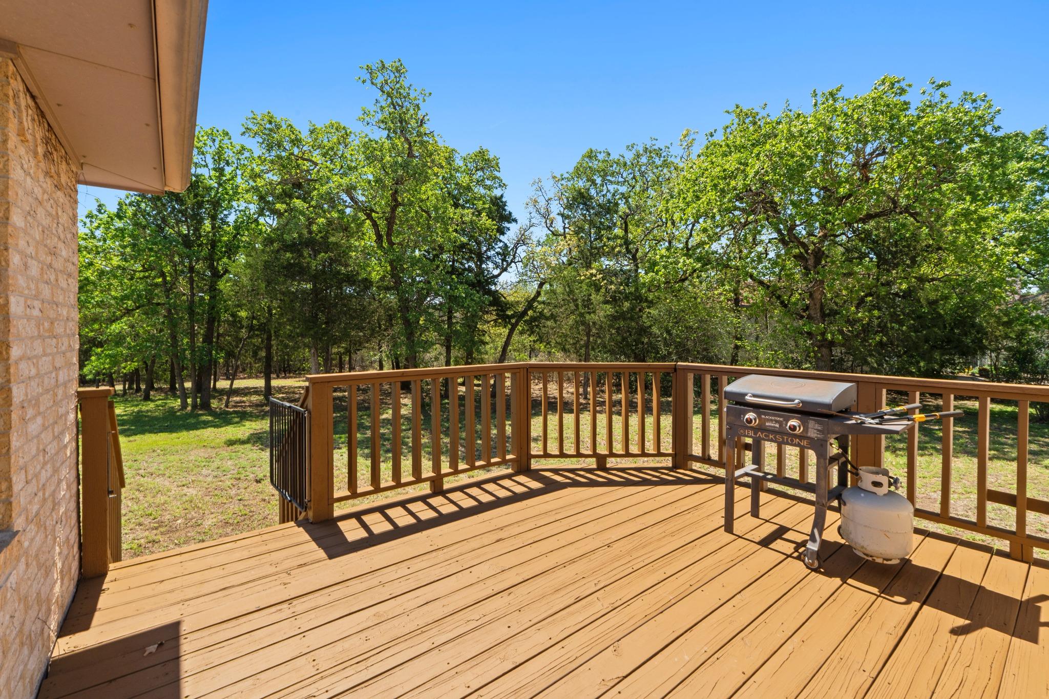 242 W Oak Loop, Cedar Creek, TX 78612