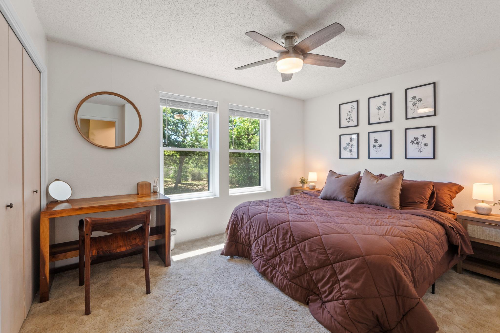 242 W Oak Loop, Cedar Creek, TX 78612