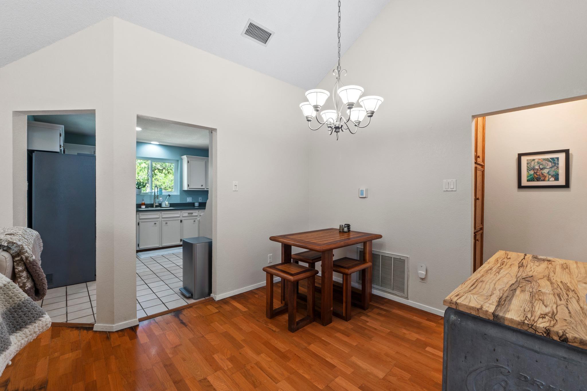 242 W Oak Loop, Cedar Creek, TX 78612