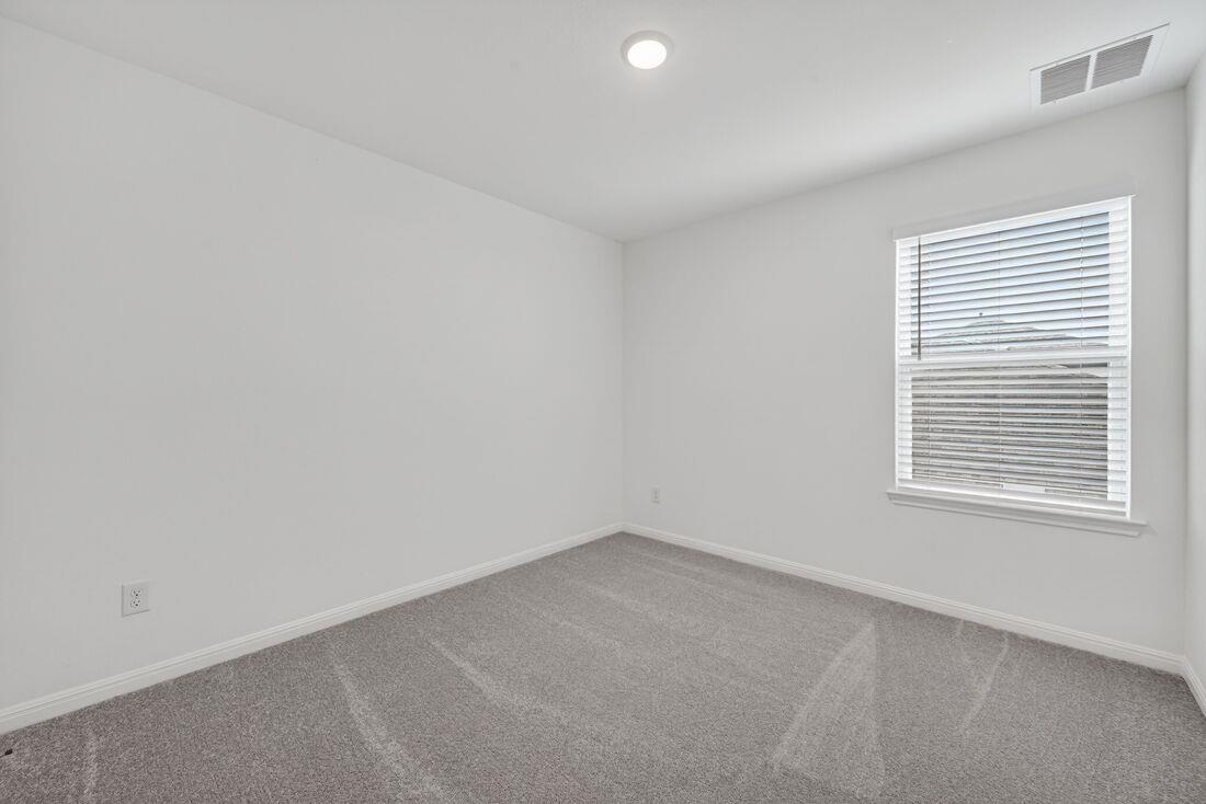 201 Makinaw Rd, Hutto, TX 78634