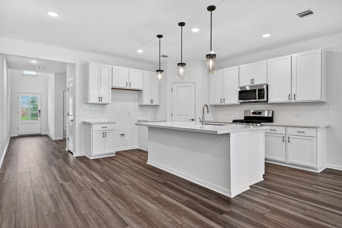 201 Makinaw Rd, Hutto, TX 78634