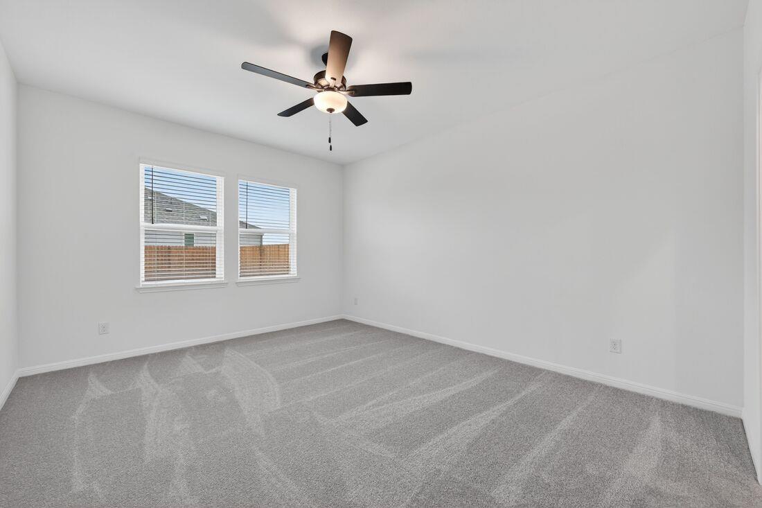 201 Makinaw Rd, Hutto, TX 78634