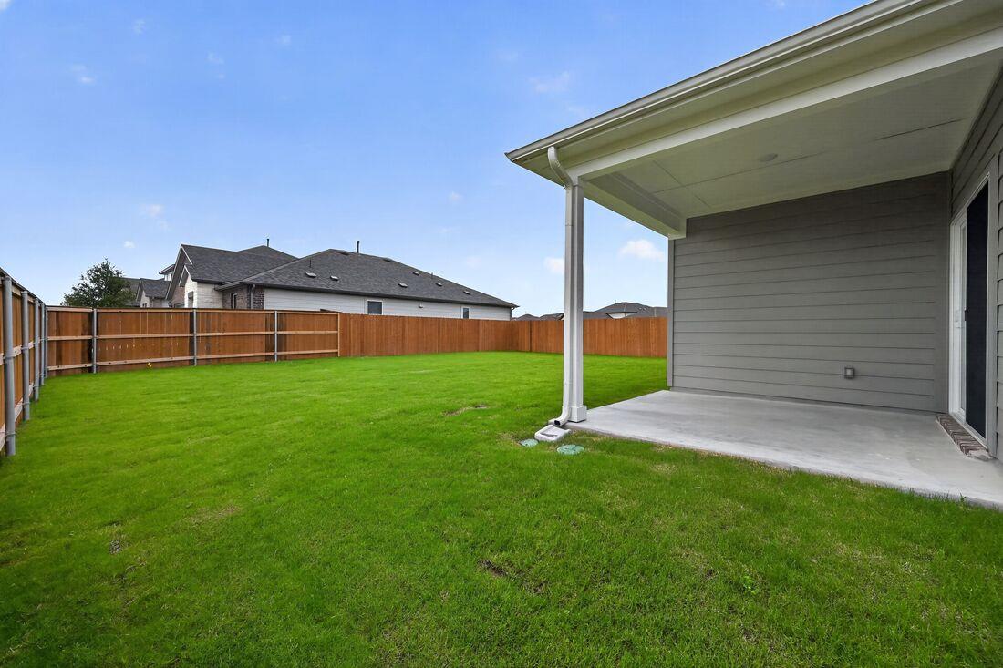 201 Makinaw Rd, Hutto, TX 78634