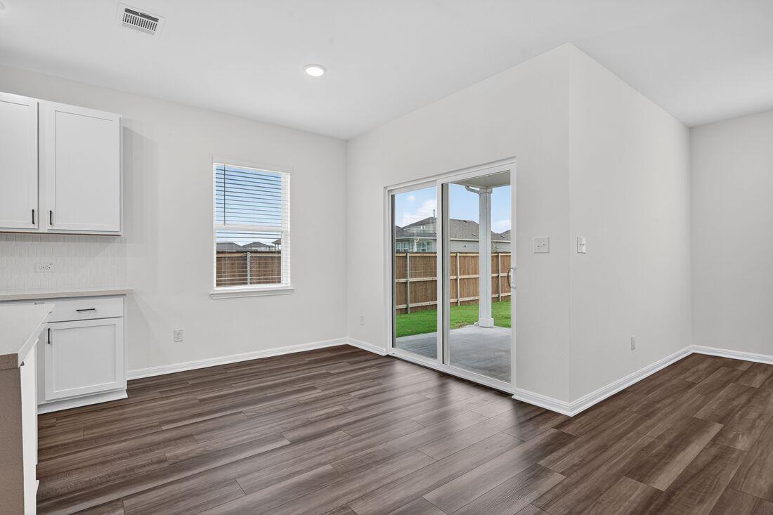 201 Makinaw Rd, Hutto, TX 78634