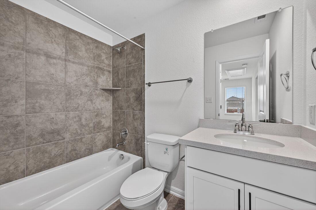 201 Makinaw Rd, Hutto, TX 78634