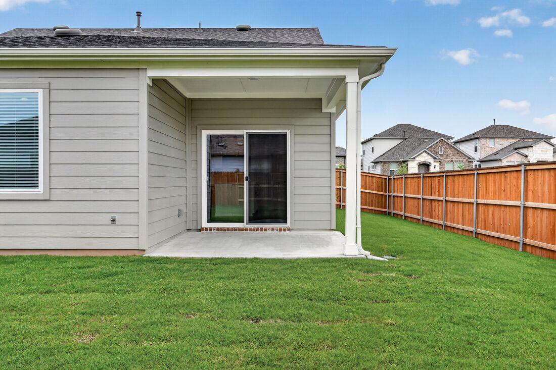 201 Makinaw Rd, Hutto, TX 78634