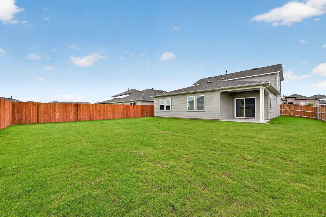 201 Makinaw Rd, Hutto, TX 78634