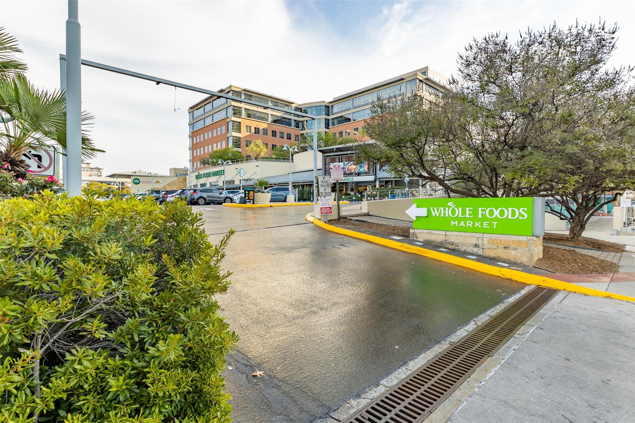 800 W 5th St # 606, Austin, TX 78703