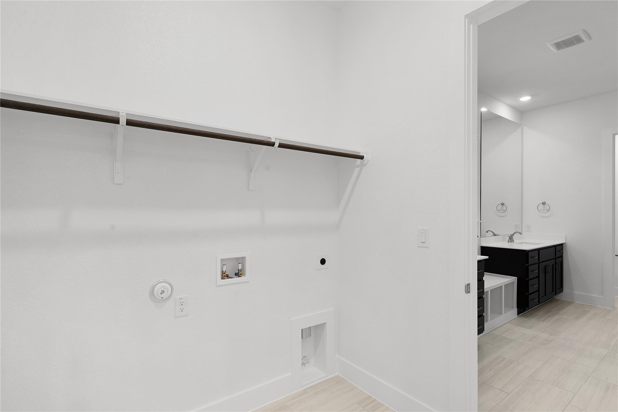 320 West Faulkner St, Liberty Hill, TX 78642