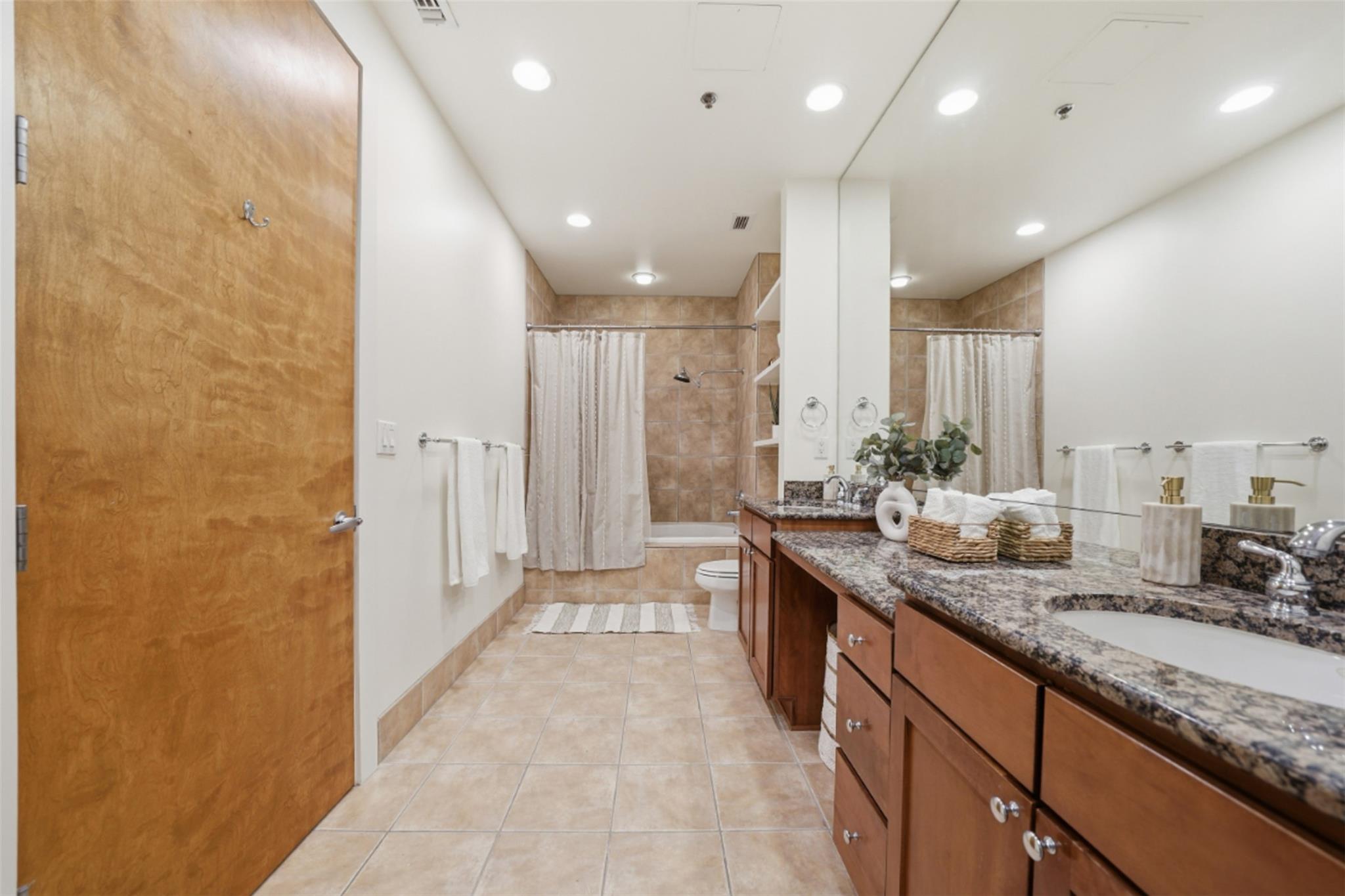 800 W 5th St # 906, Austin, TX 78703