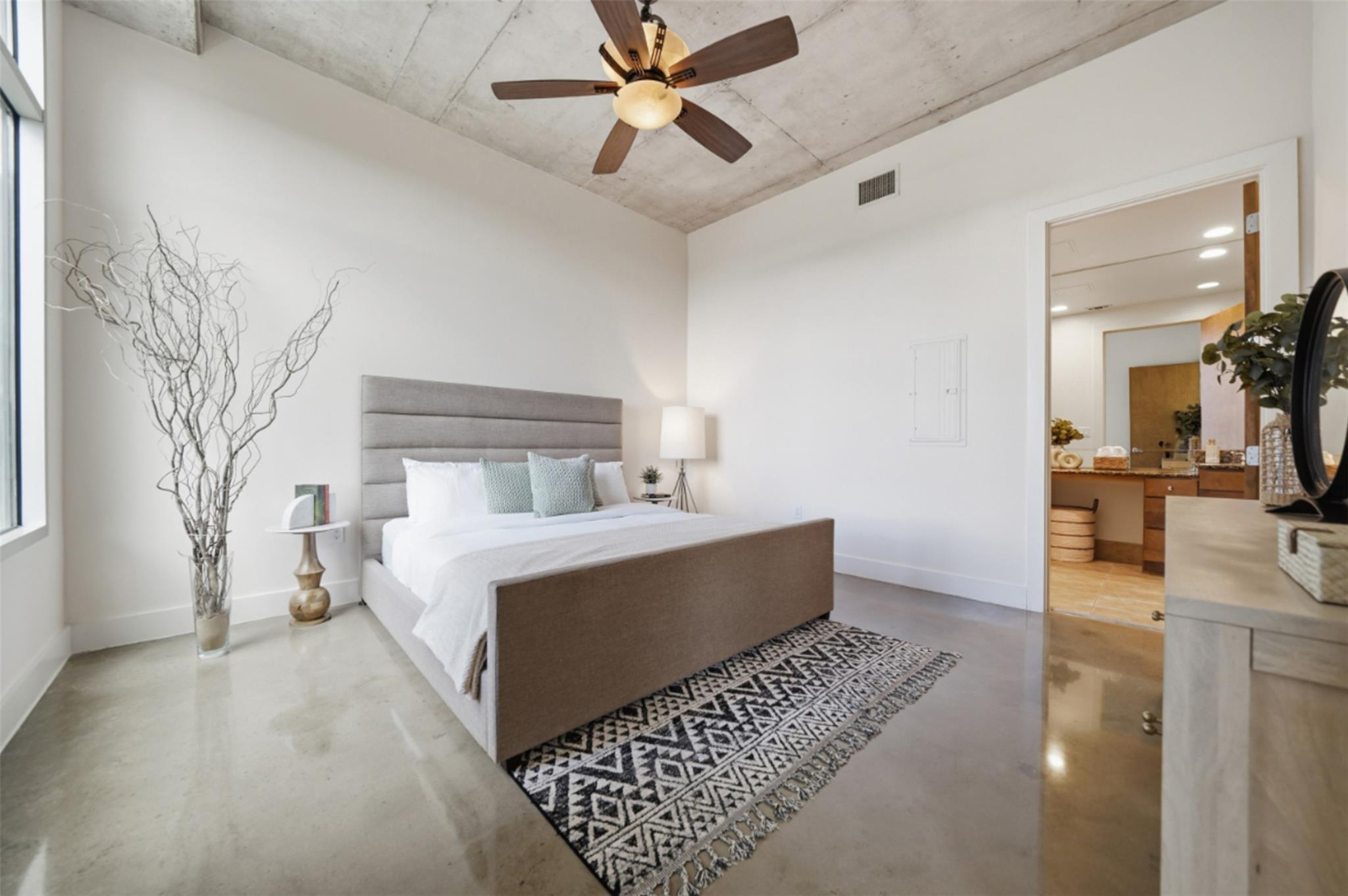 800 W 5th St # 906, Austin, TX 78703