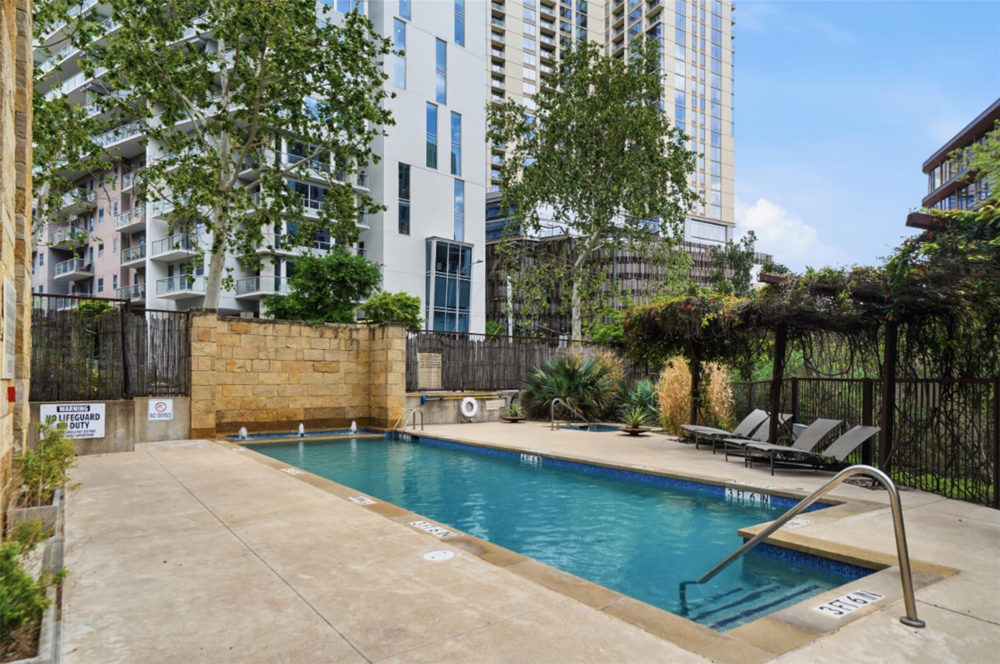 800 W 5th St # 906, Austin, TX 78703