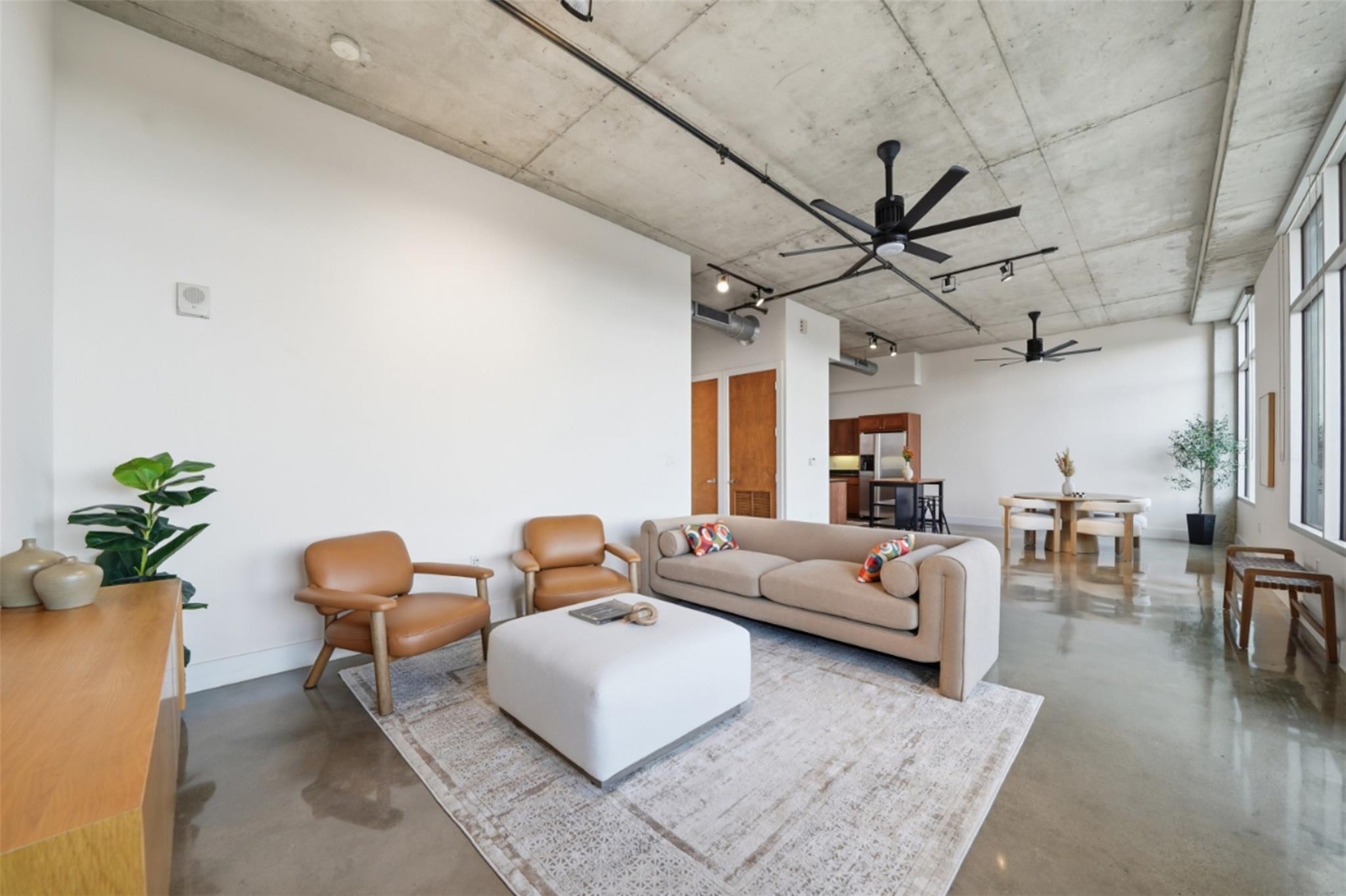 800 W 5th St # 906, Austin, TX 78703