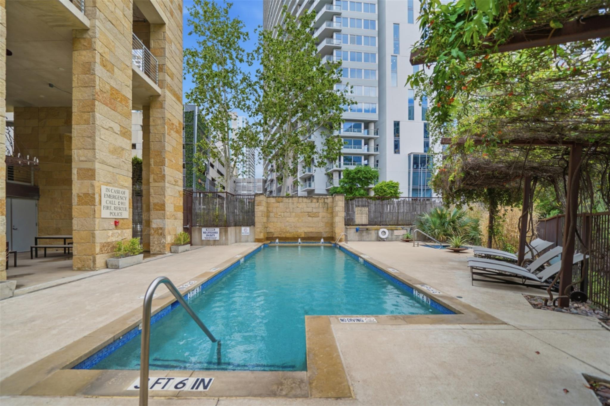 800 W 5th St # 906, Austin, TX 78703