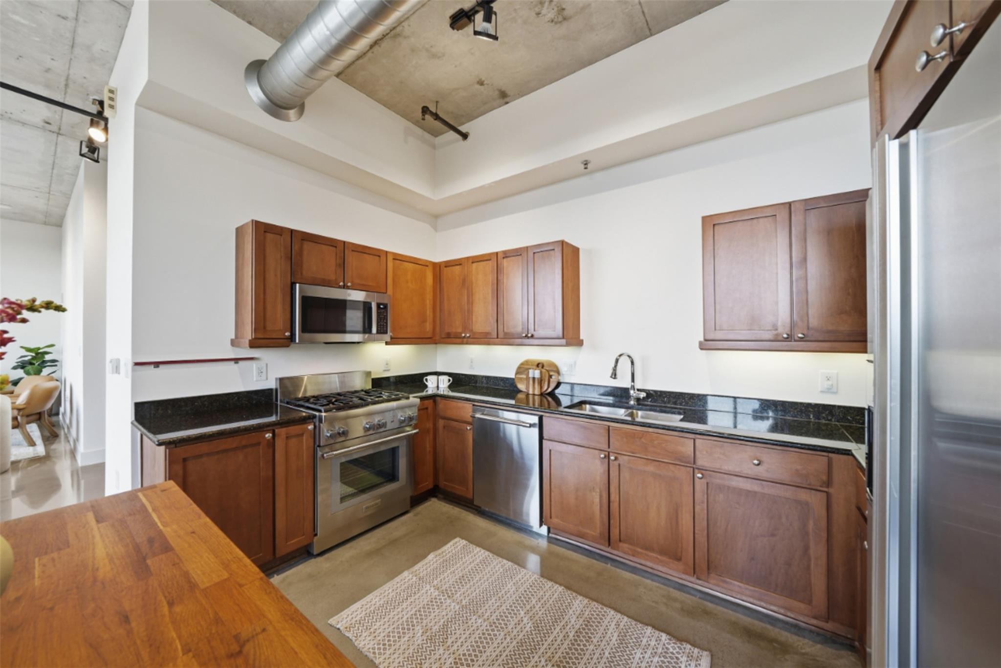 800 W 5th St # 906, Austin, TX 78703