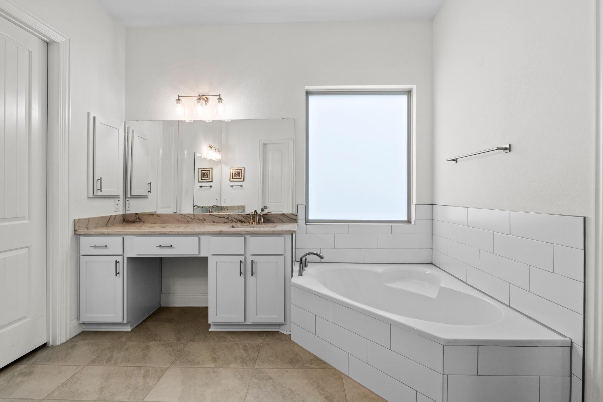 271 Tubman Dr, Kyle, TX 78640