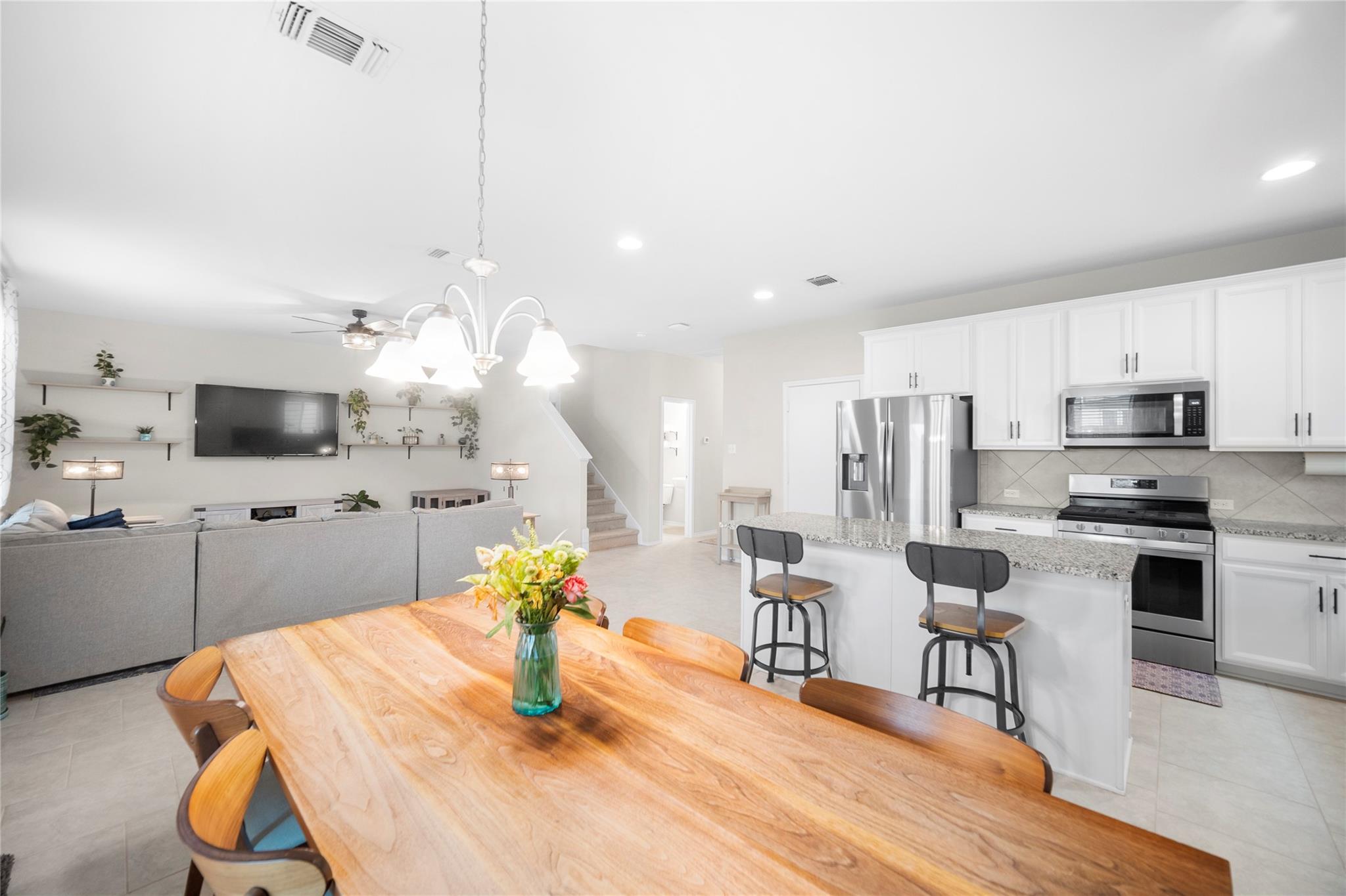 263 Beechnut Dr, Buda, TX 78610