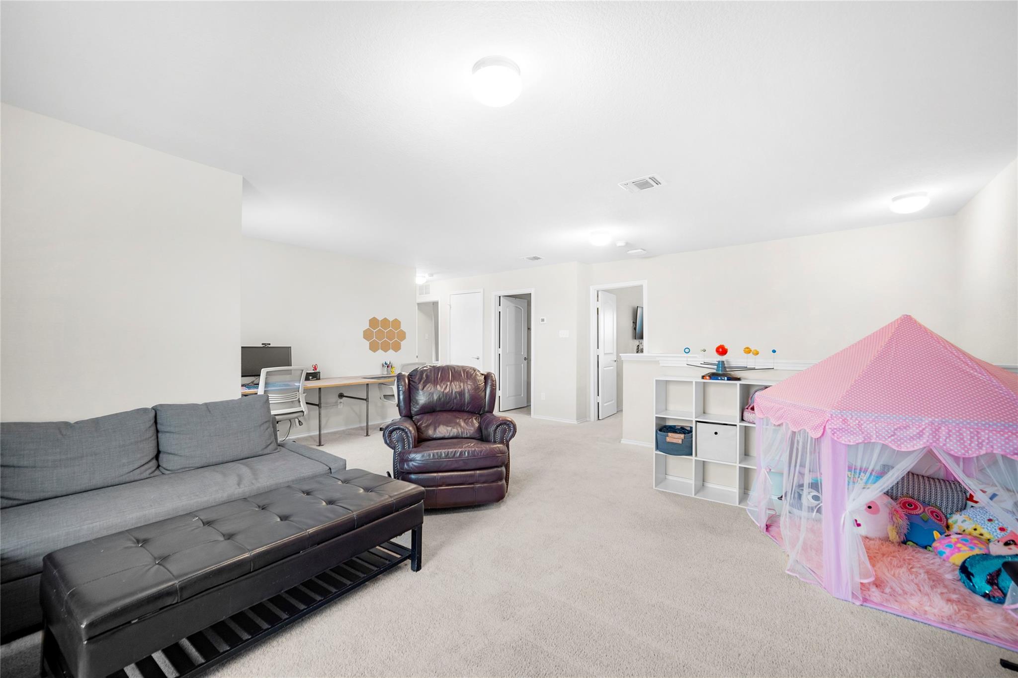 263 Beechnut Dr, Buda, TX 78610