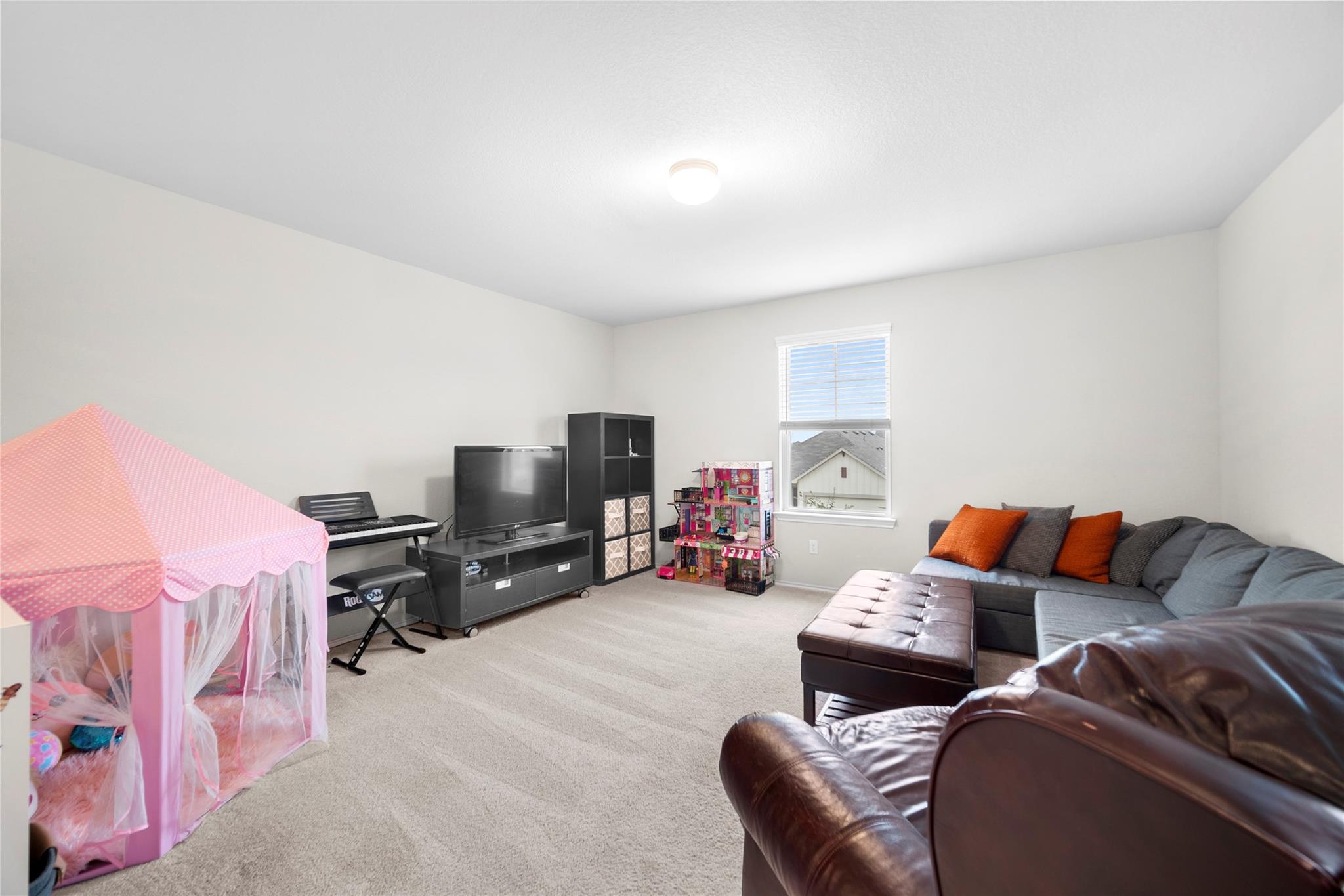 263 Beechnut Dr, Buda, TX 78610