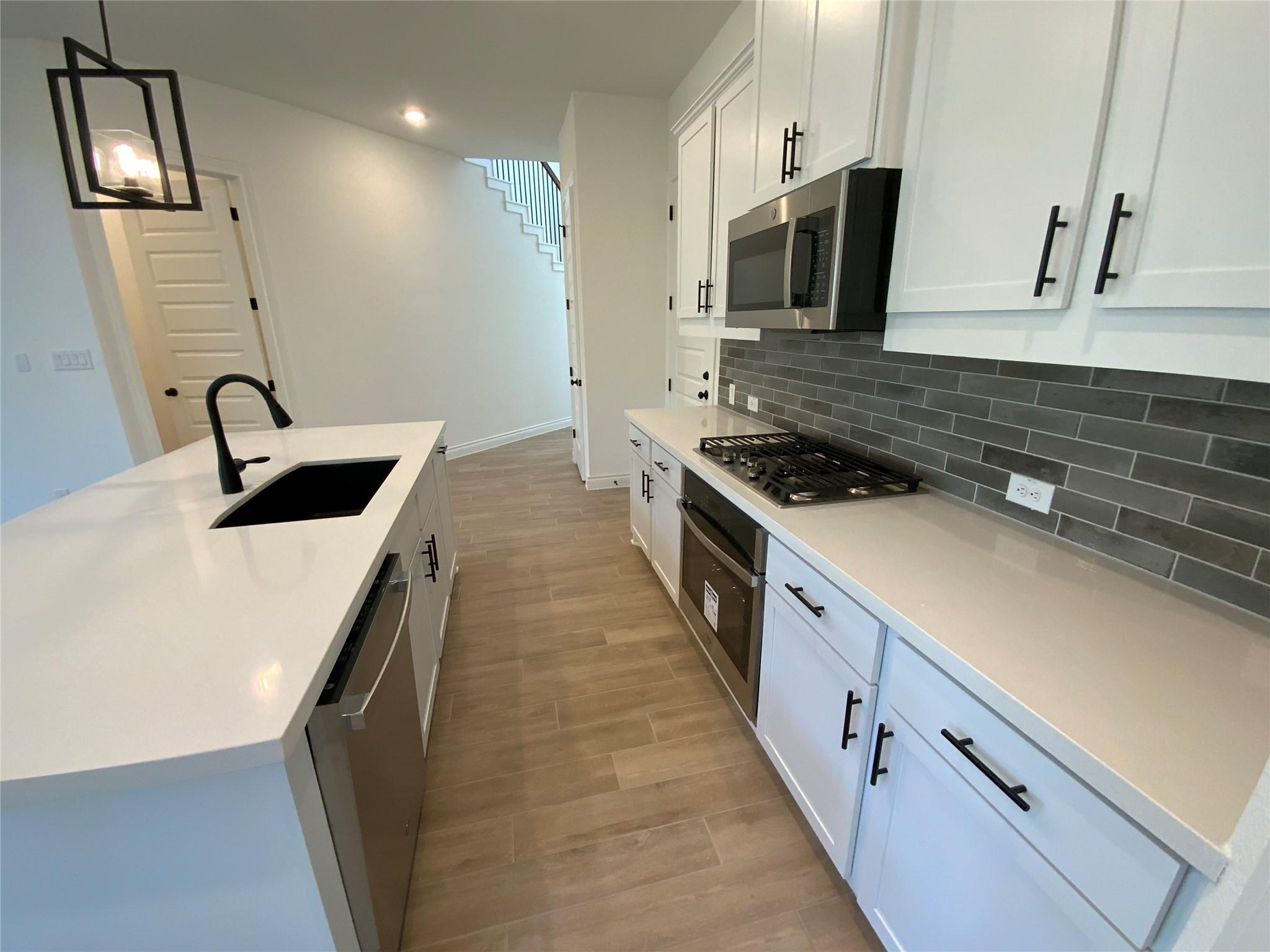 358 Darley Oak Dr, Dripping Springs, TX 78620