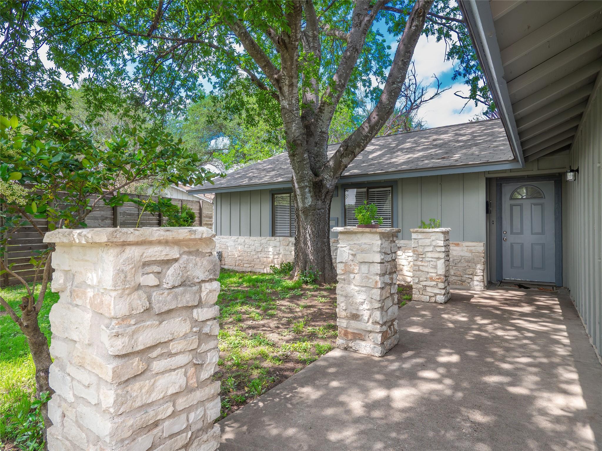 602 Old Stone Rd, Austin, TX 78745