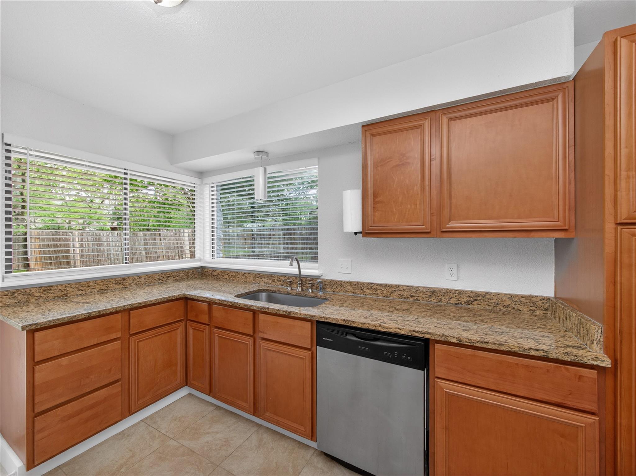 602 Old Stone Rd, Austin, TX 78745