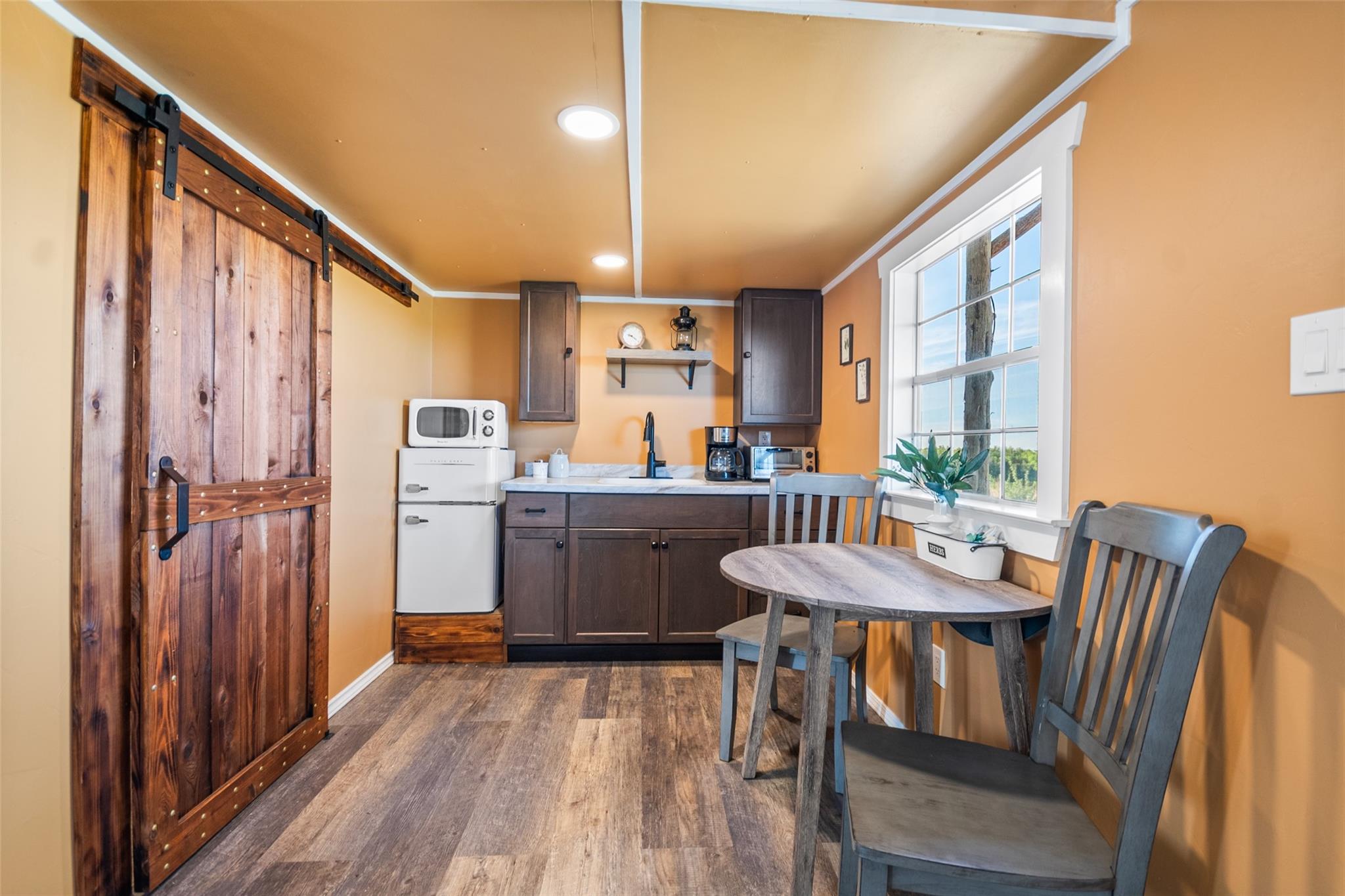 743 Welgehausen Rd, Fredericksburg, TX 78624