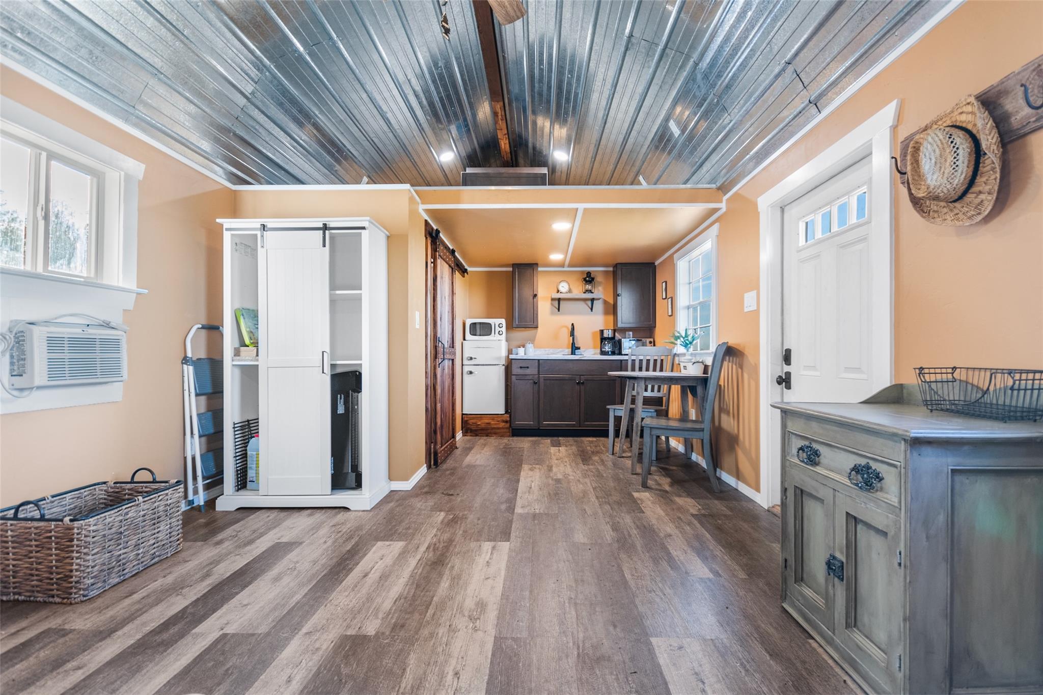 743 Welgehausen Rd, Fredericksburg, TX 78624