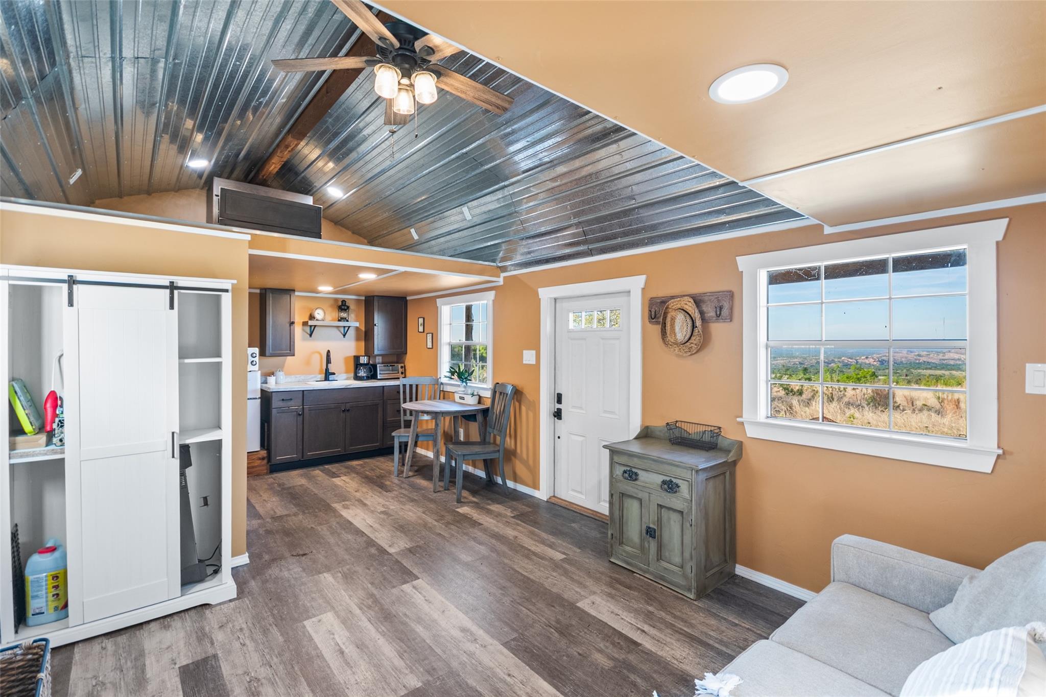 743 Welgehausen Rd, Fredericksburg, TX 78624