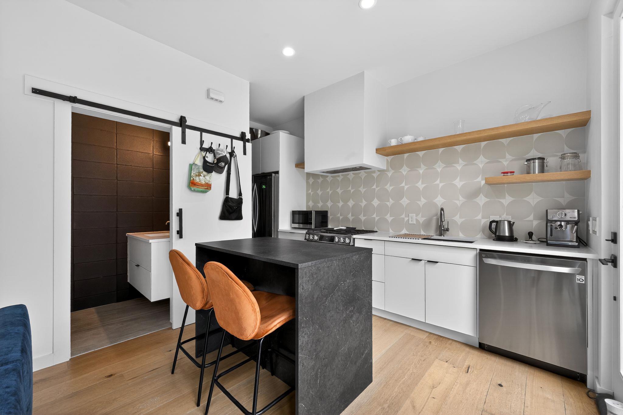 1206 Luna St # 2, Austin, TX 78721