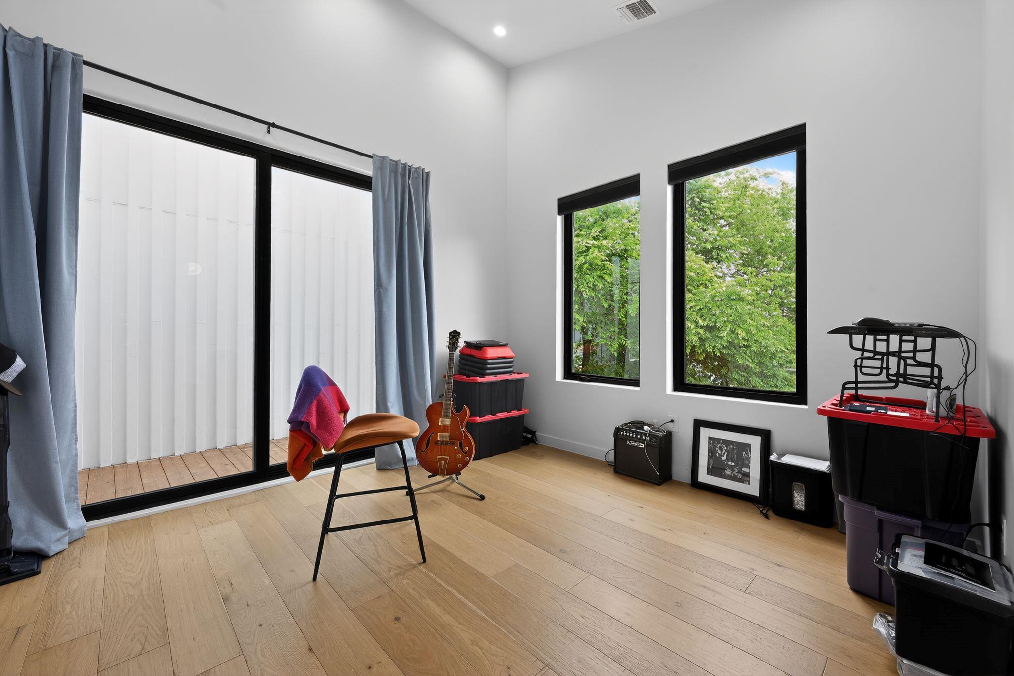 1206 Luna St # 2, Austin, TX 78721