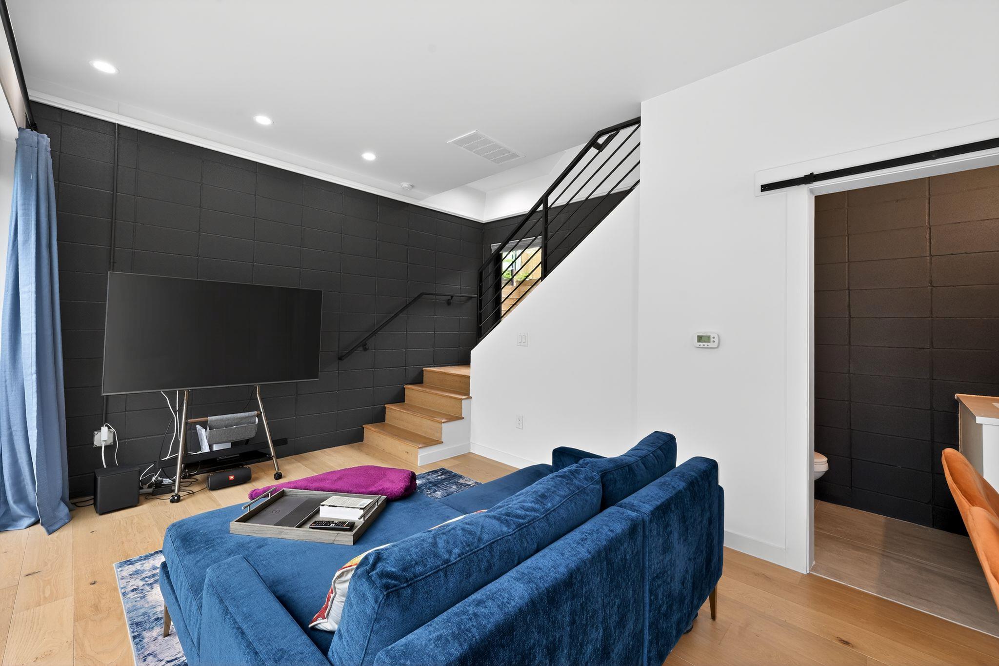 1206 Luna St # 2, Austin, TX 78721