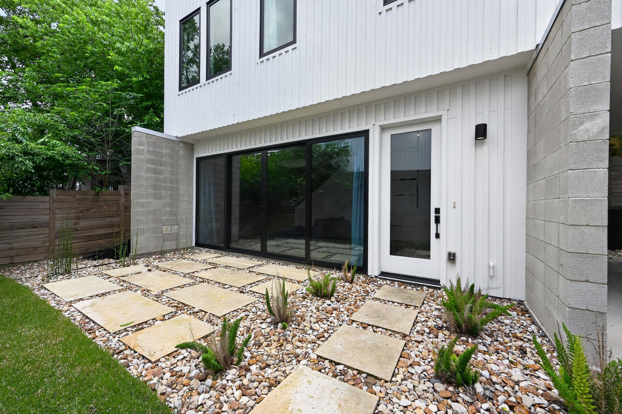 1206 Luna St # 2, Austin, TX 78721