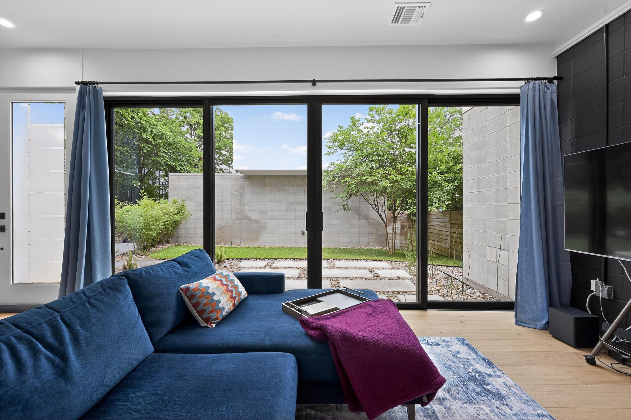 1206 Luna St # 2, Austin, TX 78721