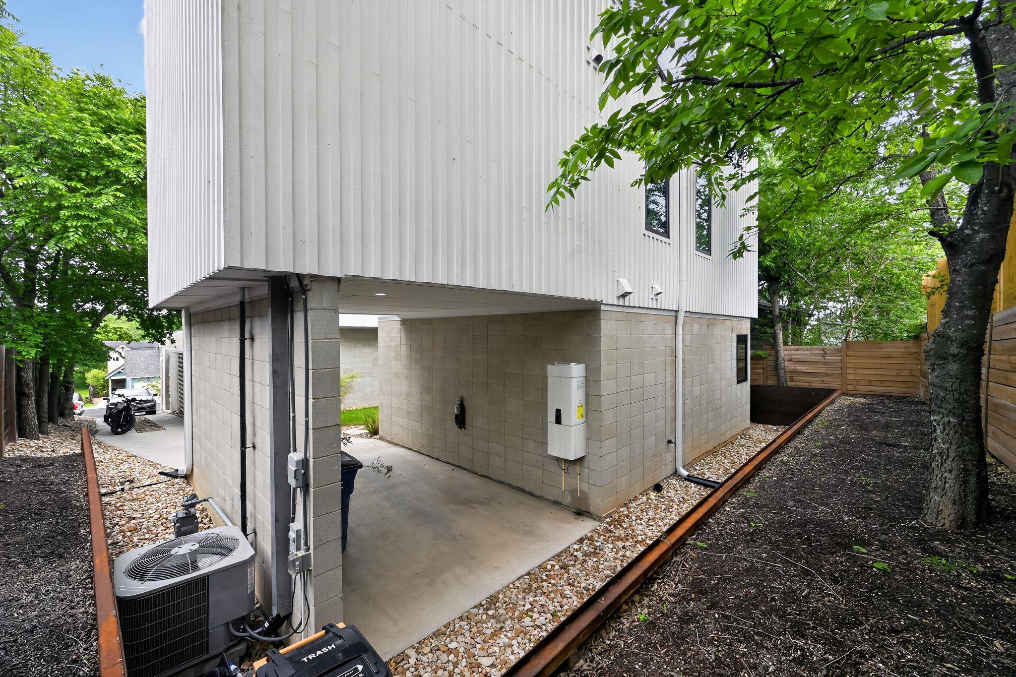 1206 Luna St # 2, Austin, TX 78721