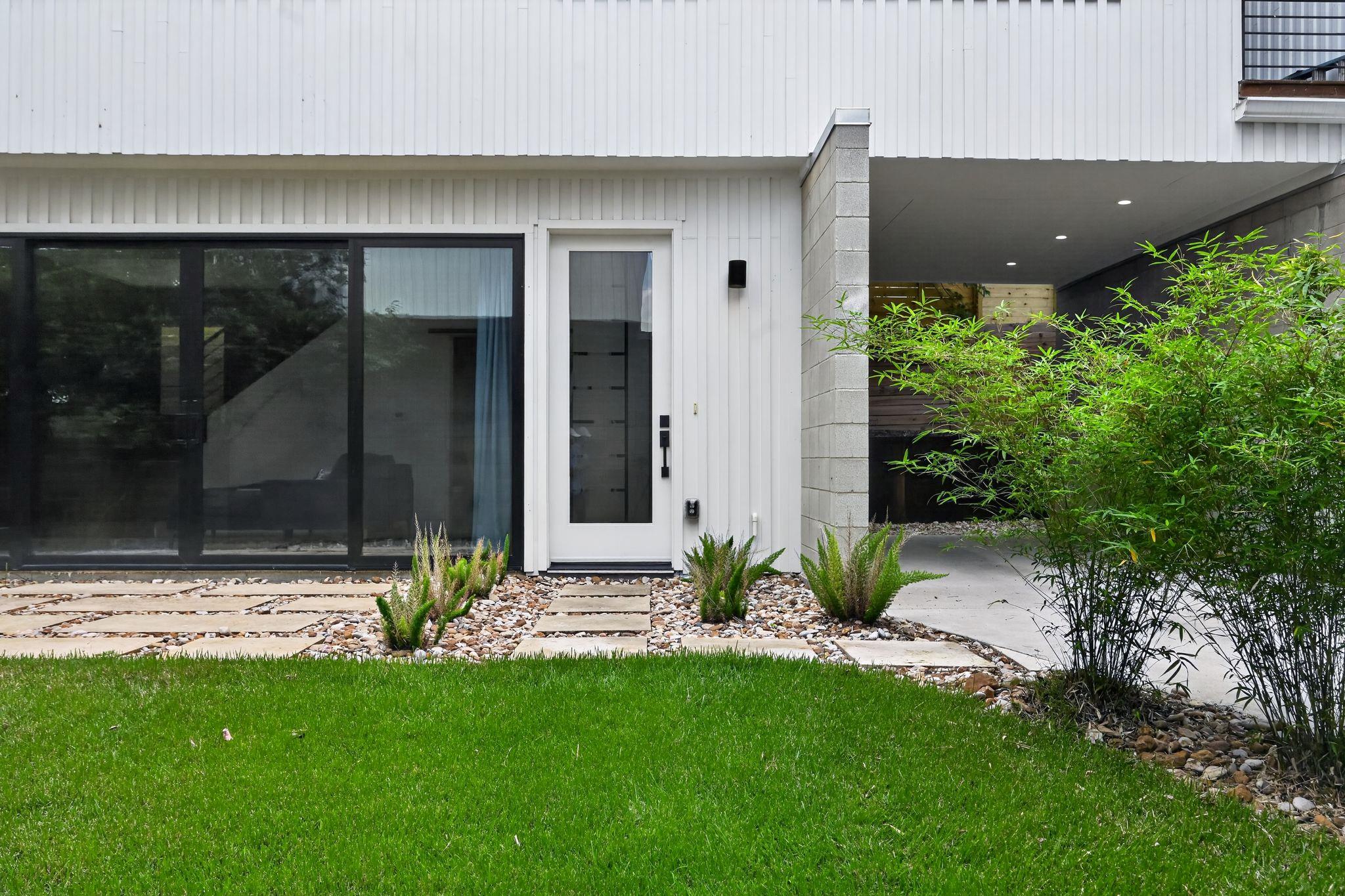 1206 Luna St # 2, Austin, TX 78721