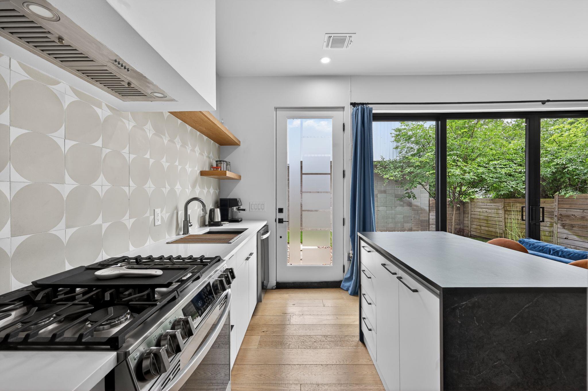 1206 Luna St # 2, Austin, TX 78721