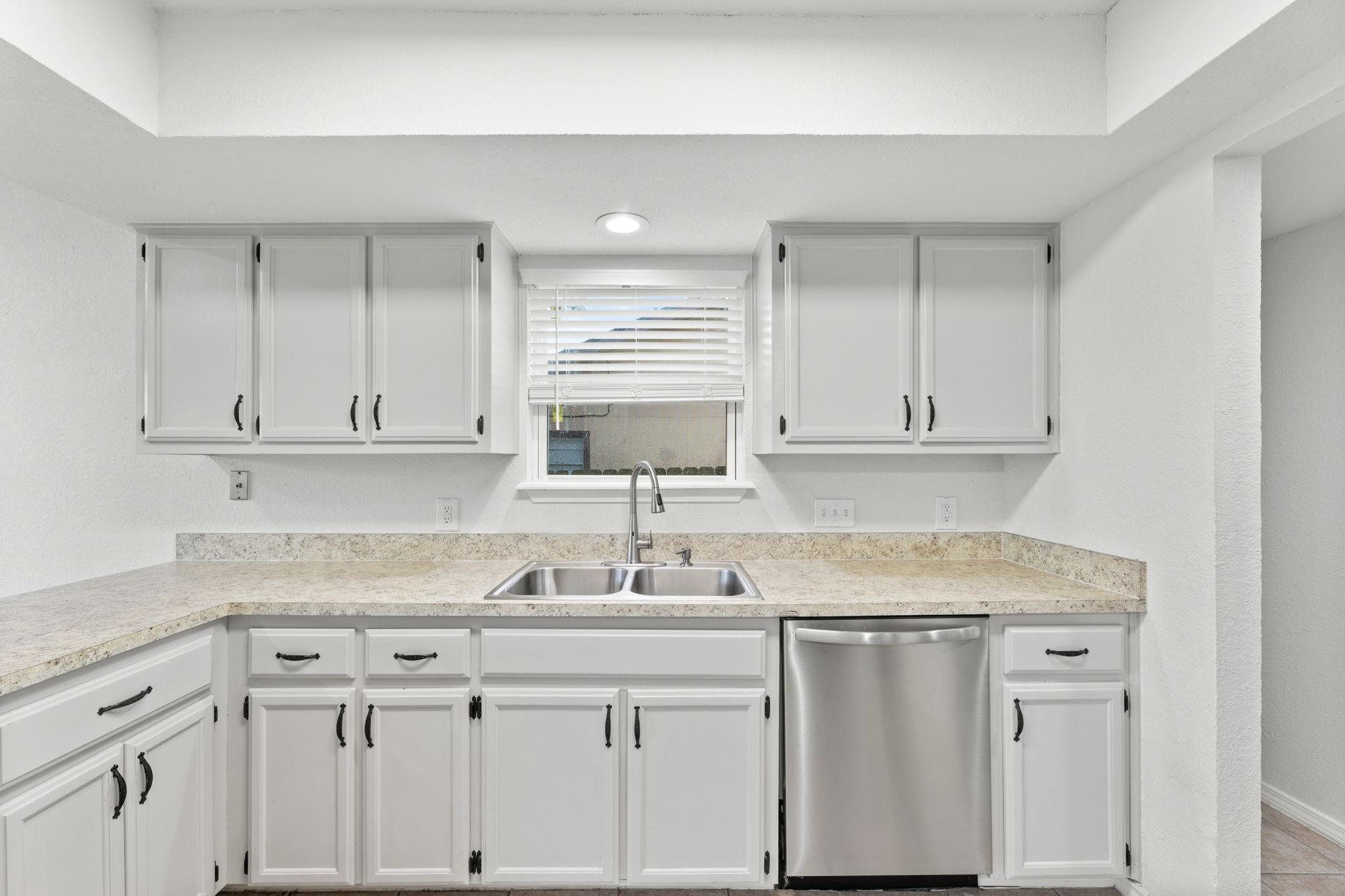 500 Splitrock St, Round Rock, TX 78681