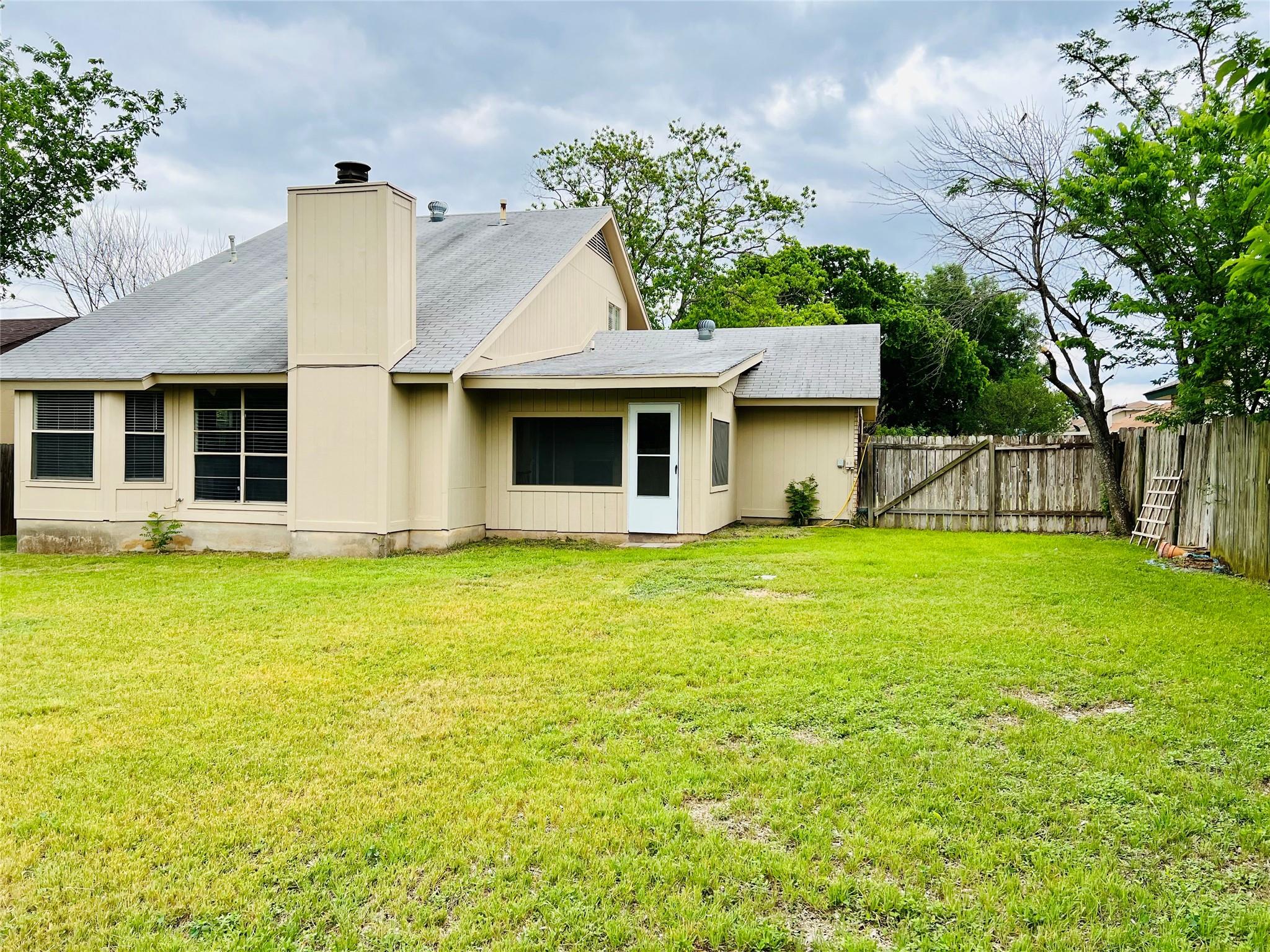 500 Splitrock St, Round Rock, TX 78681