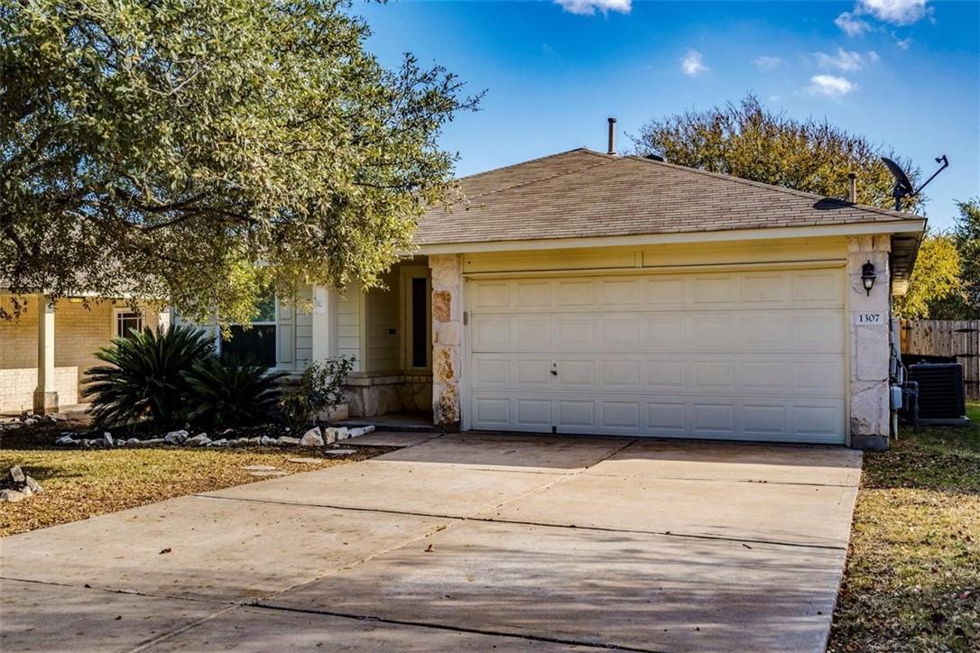 1307 Dillon Lake Bnd, Leander, TX 78641