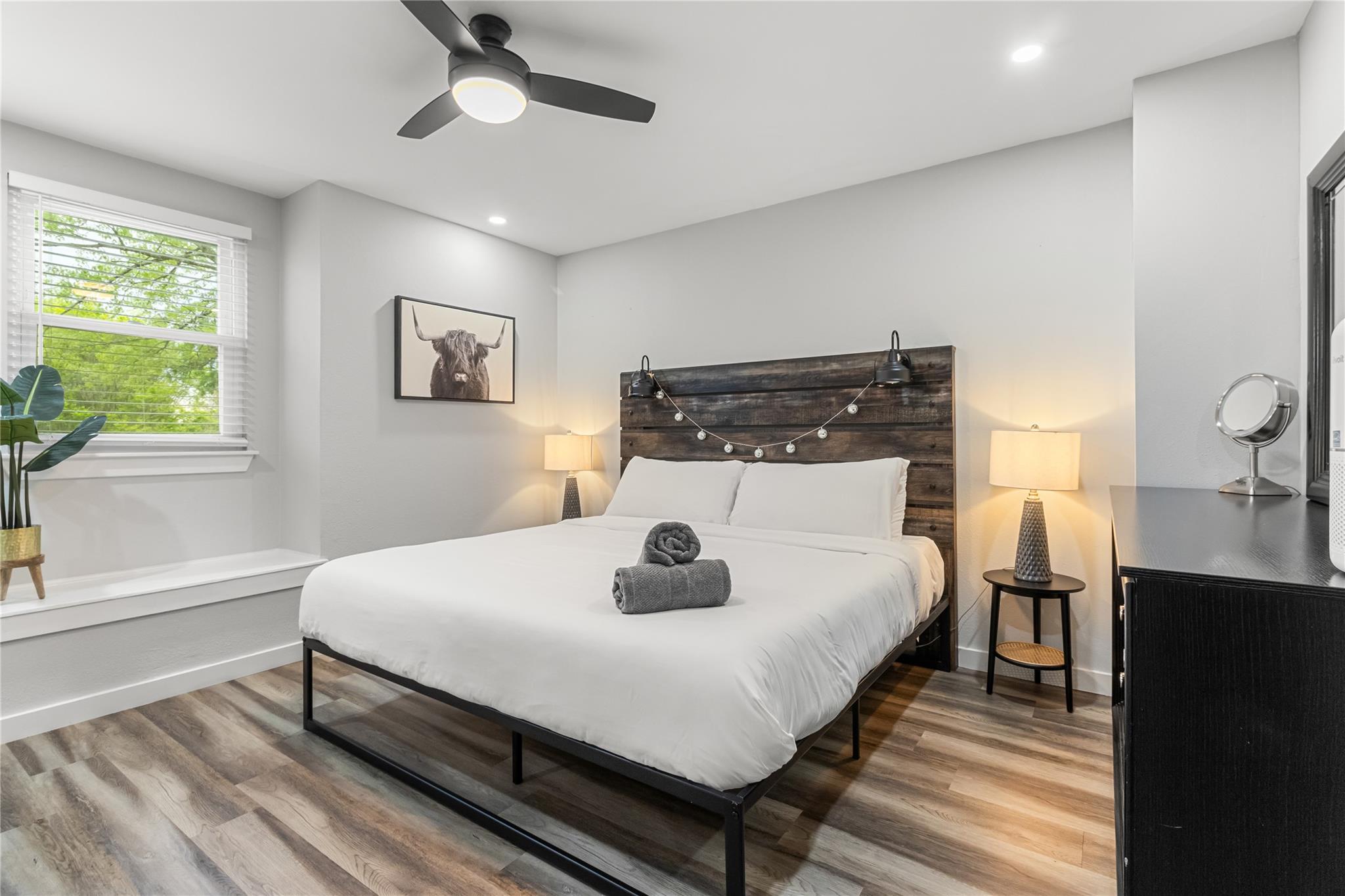 5405 Meadow Crst, Austin, TX 78744