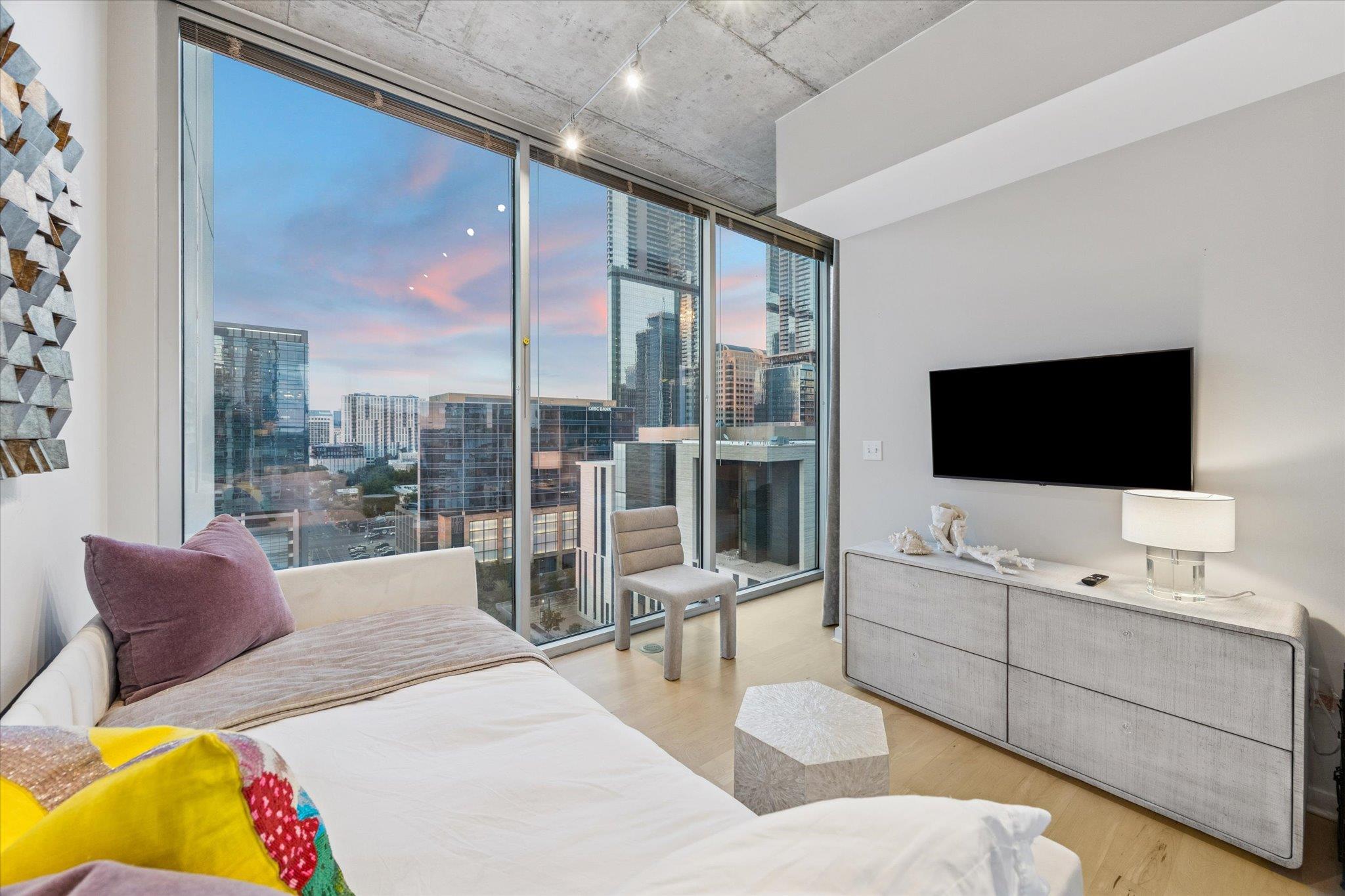 360 Nueces St # 1417, Austin, TX 78701