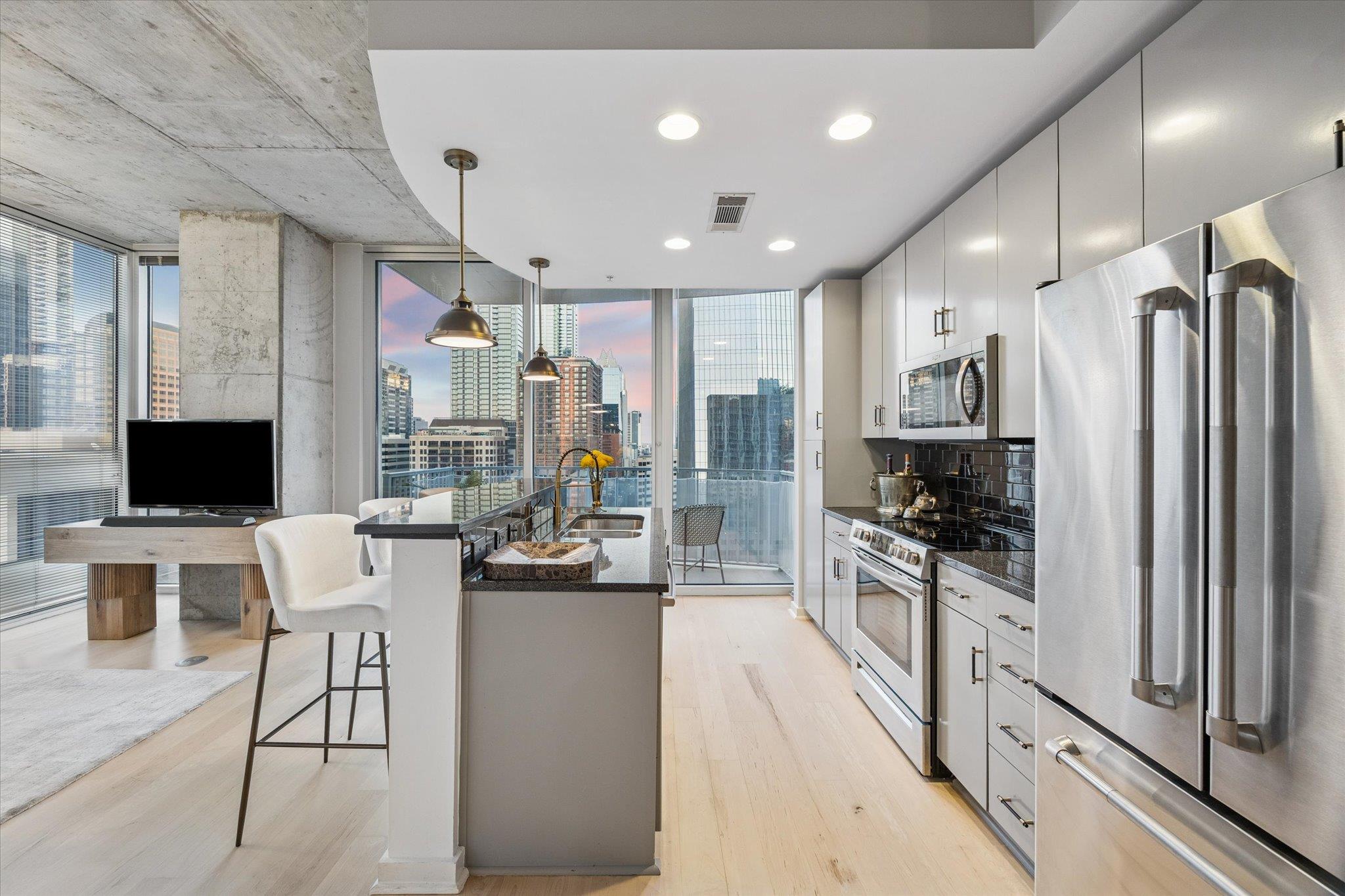 360 Nueces St # 1417, Austin, TX 78701