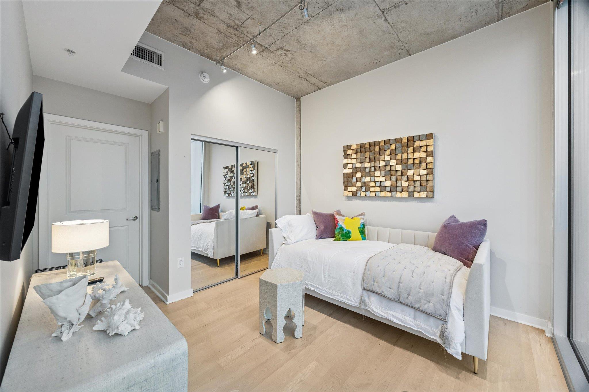 360 Nueces St # 1417, Austin, TX 78701