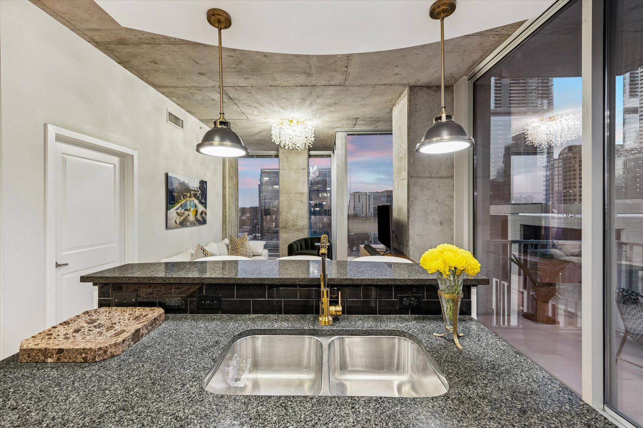 360 Nueces St # 1417, Austin, TX 78701