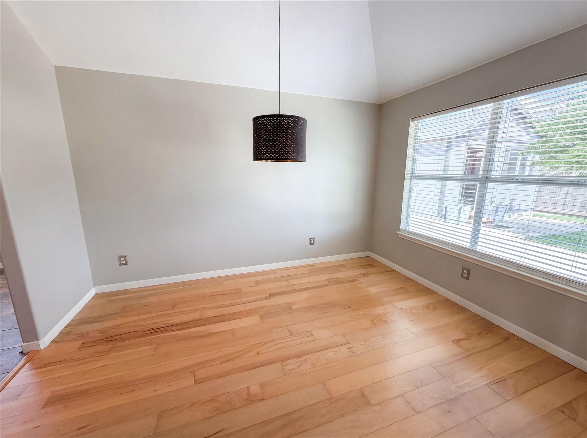 116 San Jacinto, Hutto, TX 78634