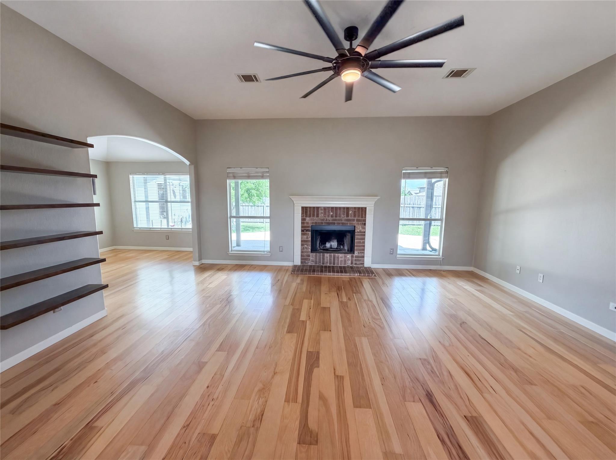 116 San Jacinto, Hutto, TX 78634